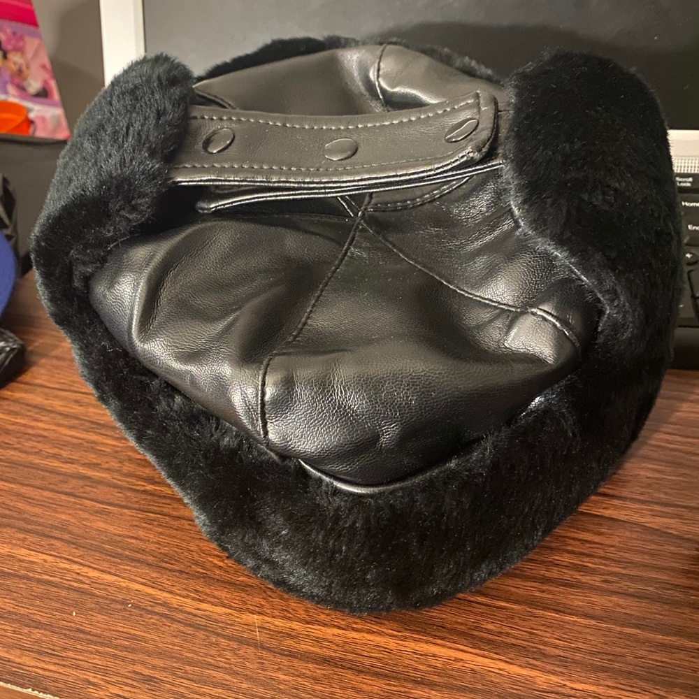 Hat - Picture 2 of 4
